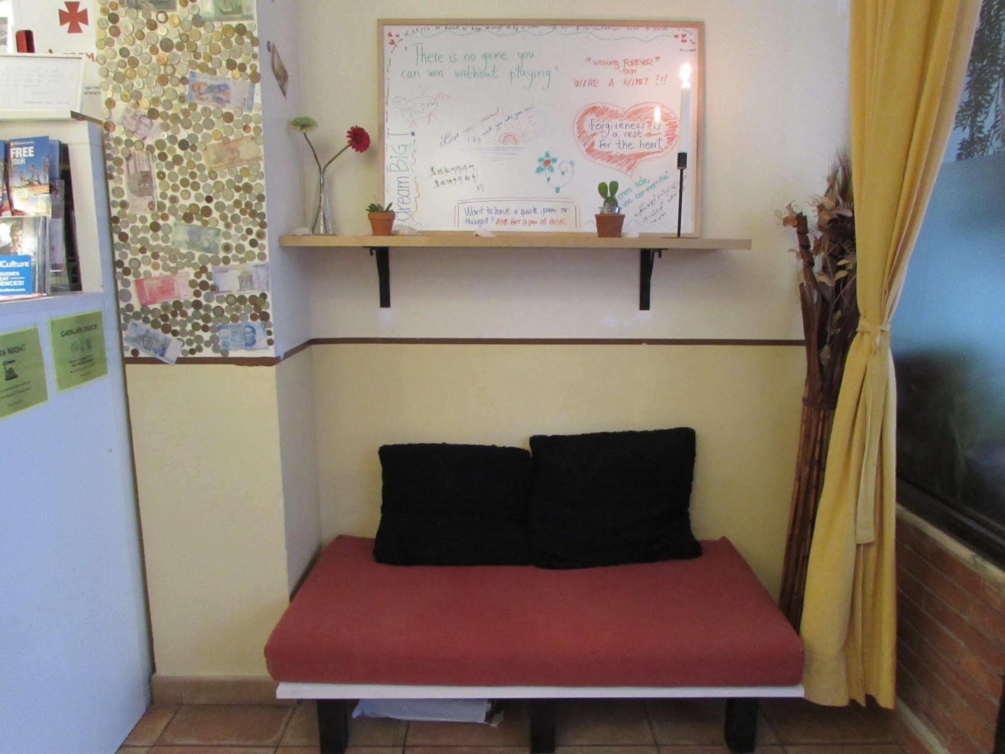 Harmony Hostal *