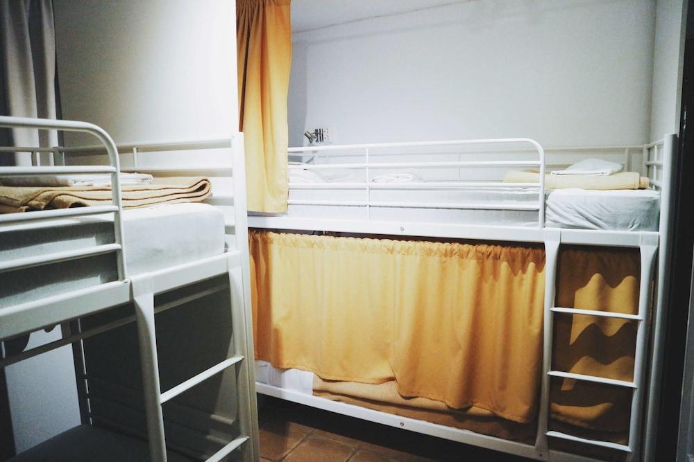 Harmony Hostal *